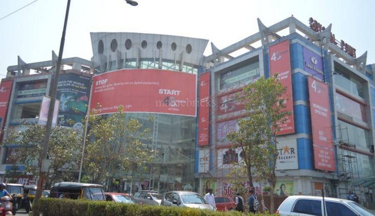 Commercial Space in Shopping Mall for Rent in Commercial Space For Rent in Mall, Linking Road,, Andheri-West, Mumbai